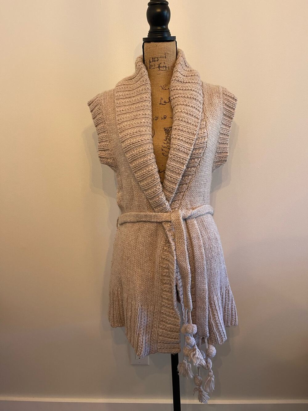 La Rok Cream Colored Knit Sweater Wrap Size Medium